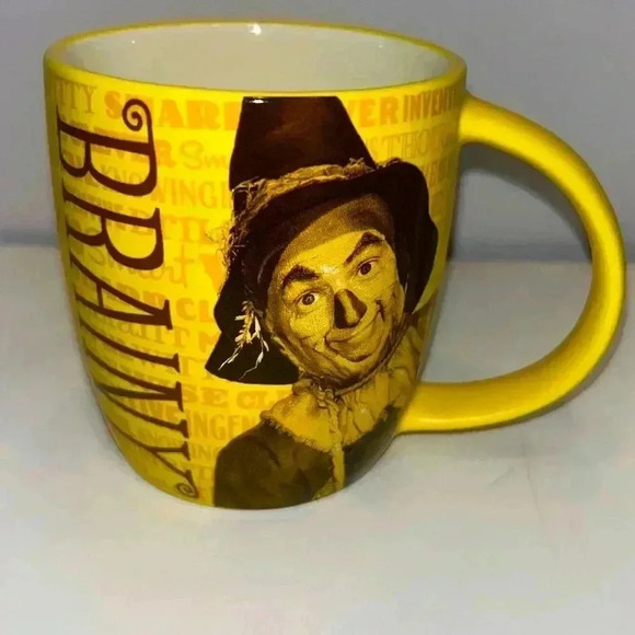 Wizard of Oz Scarecrow Brainy‎ Hallmark yellow Mug - Picture 1 of 4